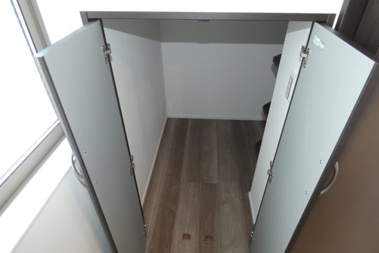 クローク入口(サンルーム内)